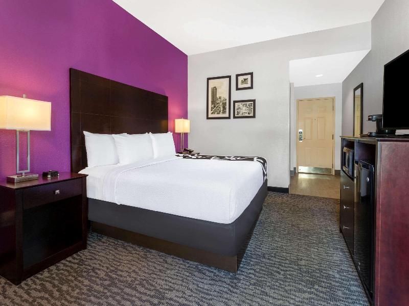 La Quinta Inn Suites Tampa Bay Area-Tampa South image