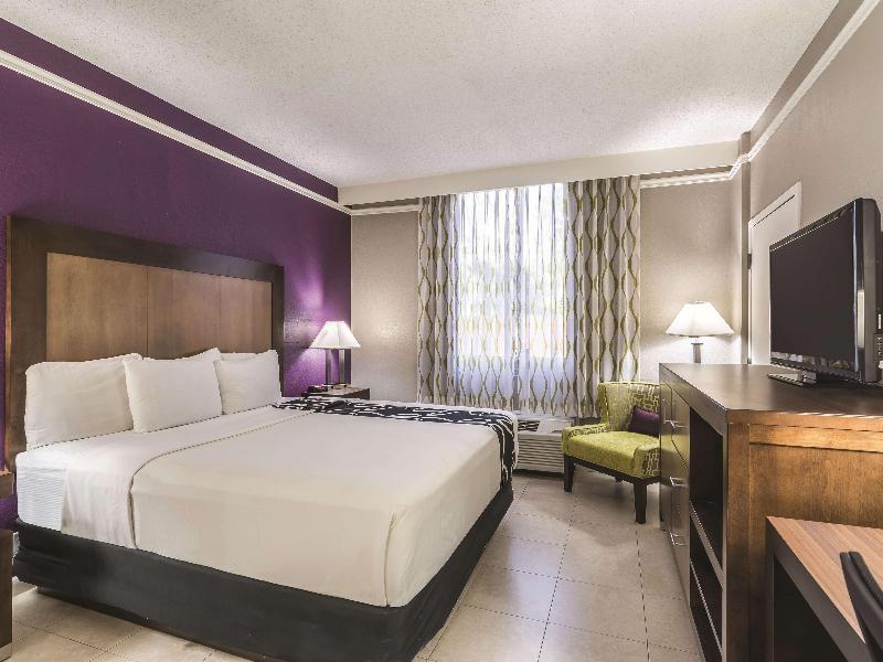 La Quinta Inn By Wyndham Jupiter image