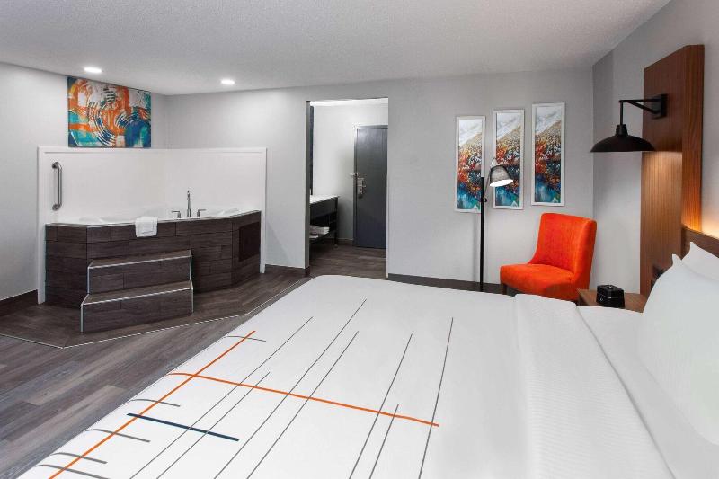 La Quinta Inn By Wyndham Wausau image