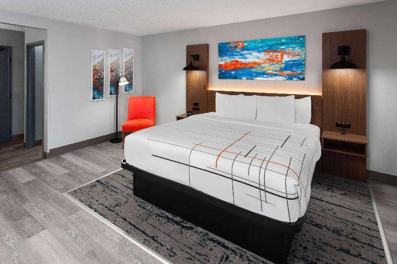 La Quinta Inn By Wyndham Wausau image