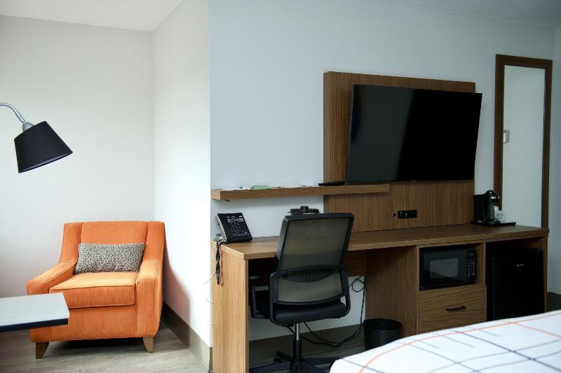La Quinta Inn By Wyndham Wausau image