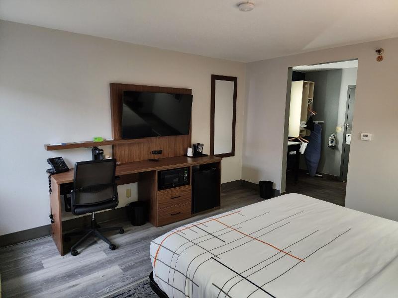 La Quinta Inn By Wyndham Wausau image