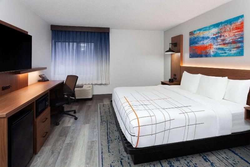 La Quinta Inn By Wyndham Wausau image