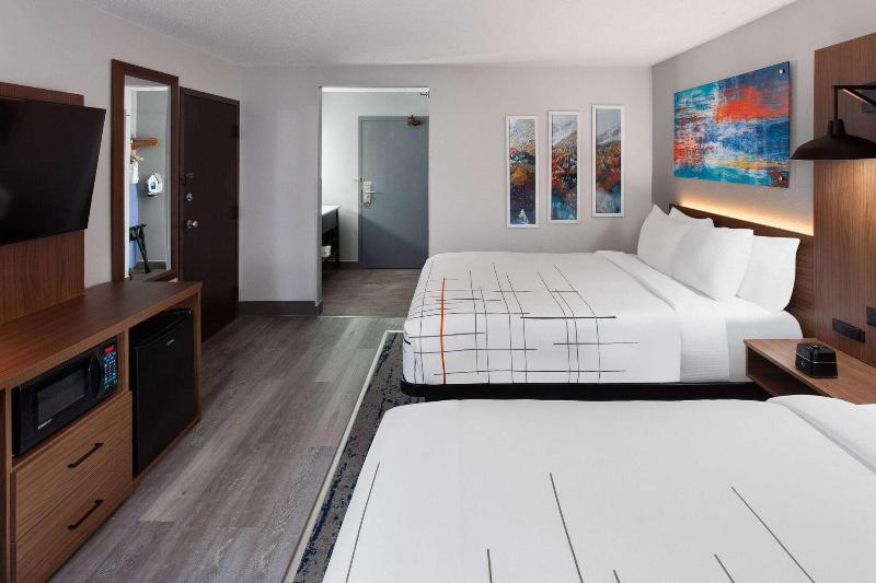 La Quinta Inn By Wyndham Wausau image