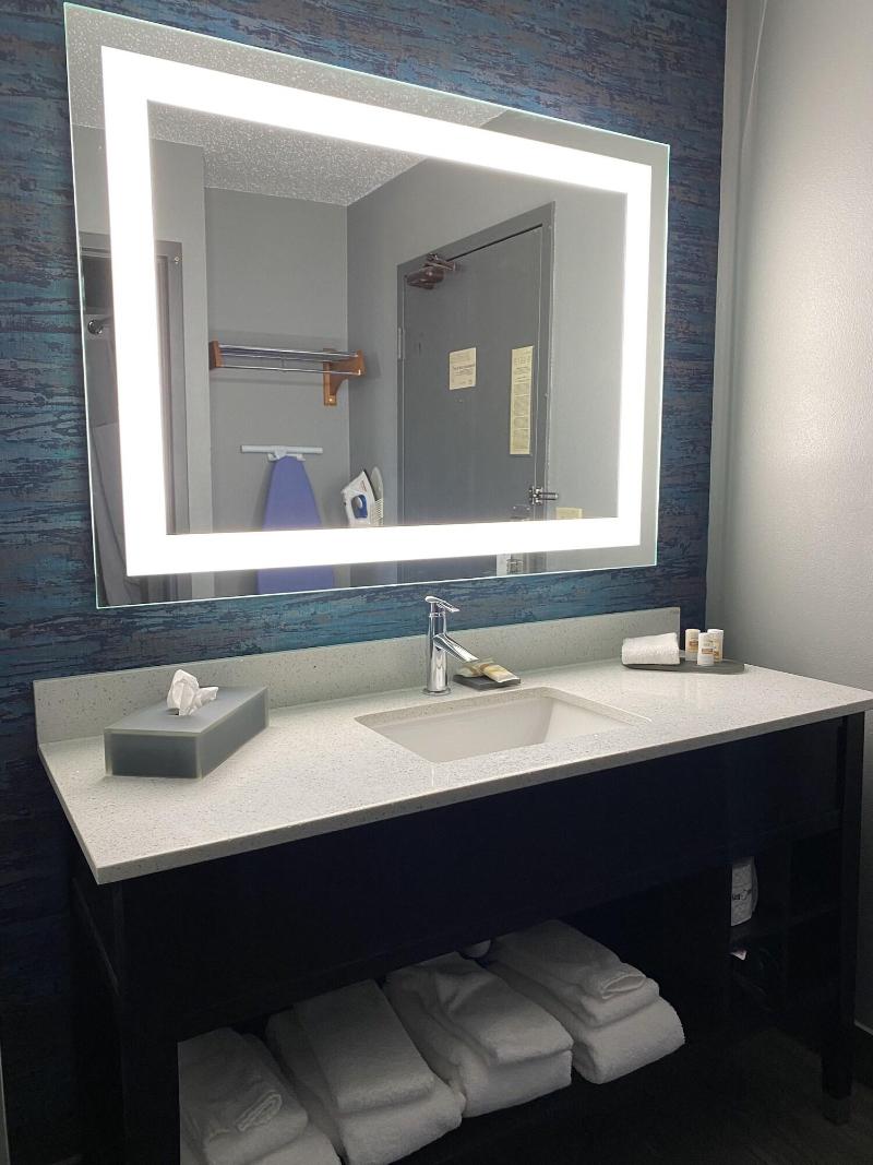 La Quinta Inn By Wyndham Wausau image