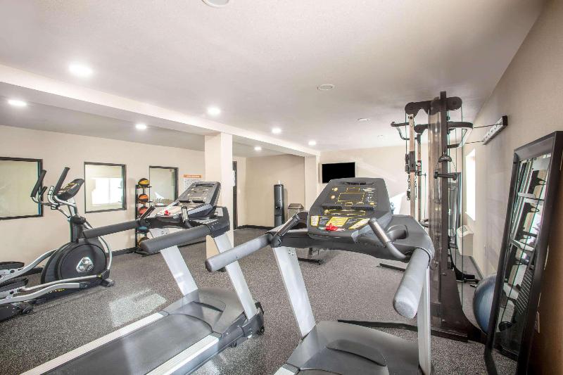La Quinta Inn St Louis Hazelwood Airport North image