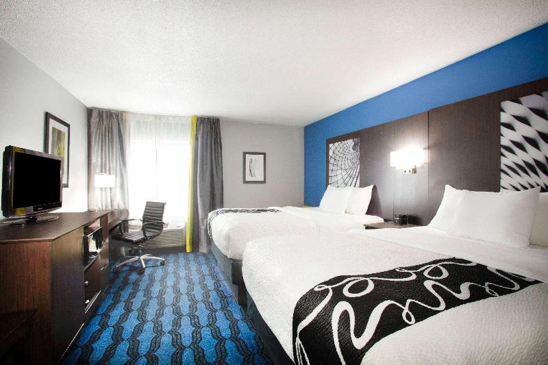 La Quinta Inn St Louis Hazelwood Airport North image