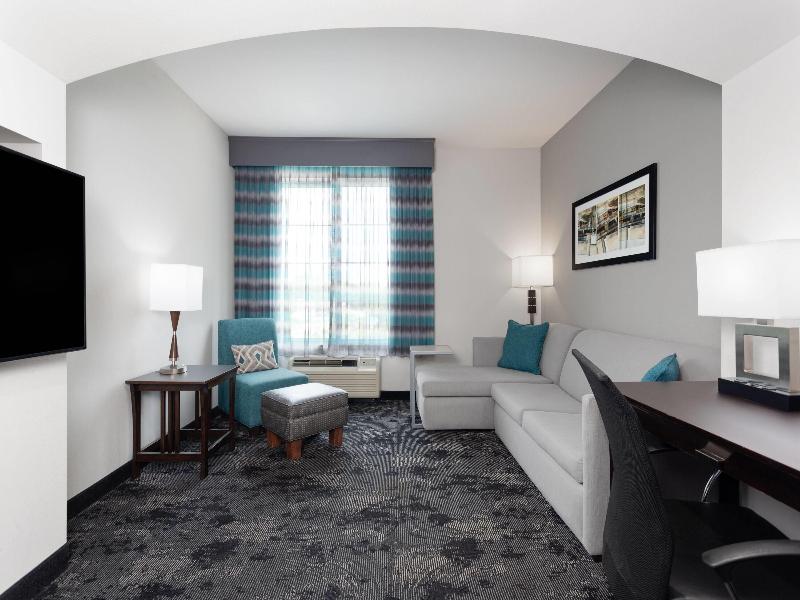 La Quinta Inn Suites Columbus Edinburgh image
