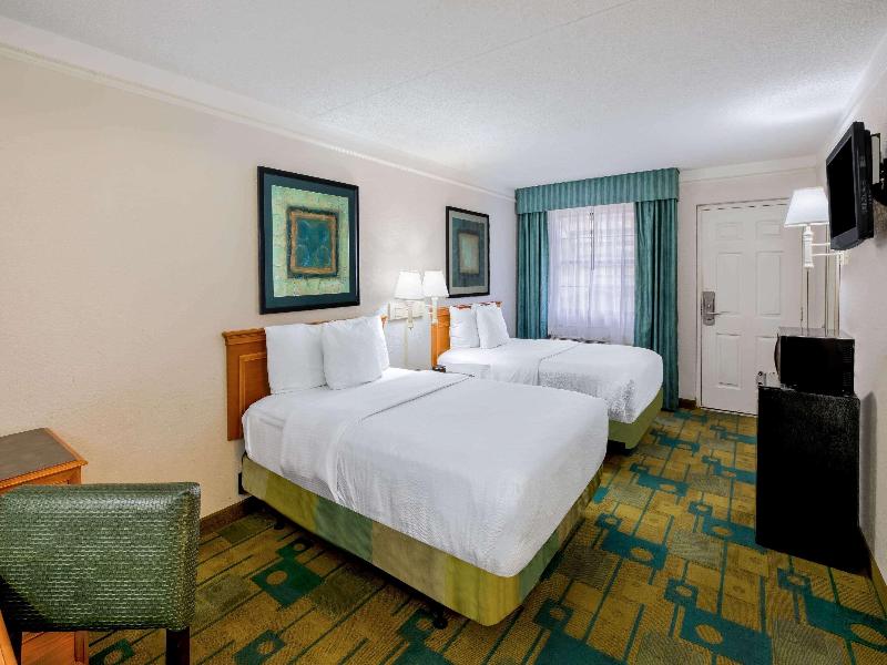 La Quinta Inn By Wyndham Lufkin image