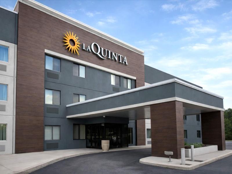 La Quinta Inn Suites By Wyndham Stevens Point image