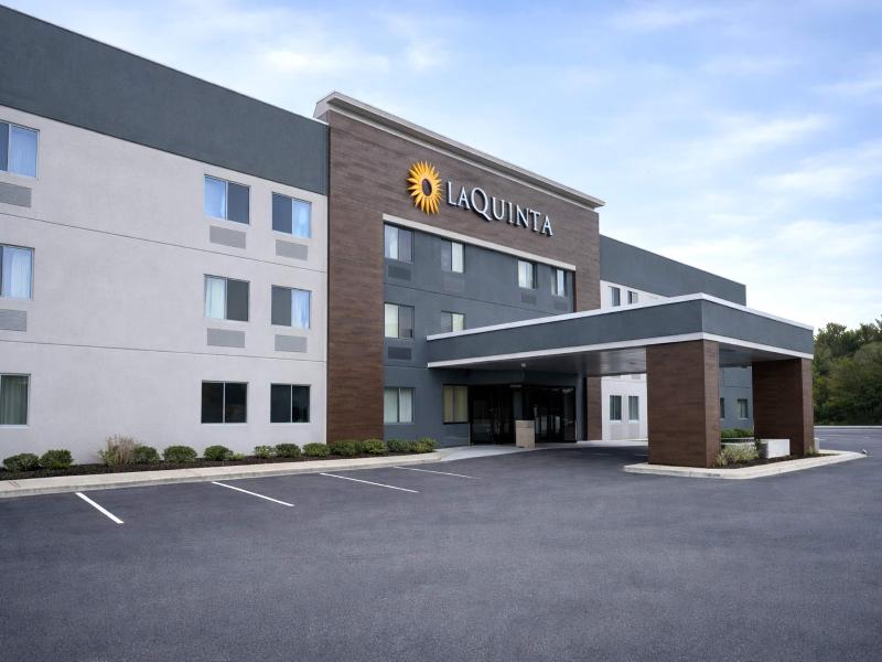 La Quinta Inn Suites By Wyndham Stevens Point image