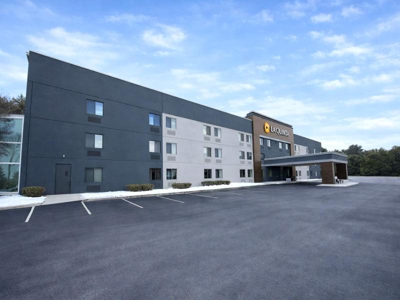 La Quinta Inn Suites By Wyndham Stevens Point image