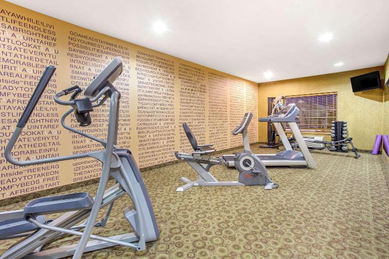 La Quinta Inn Suites By Wyndham Dickinson image