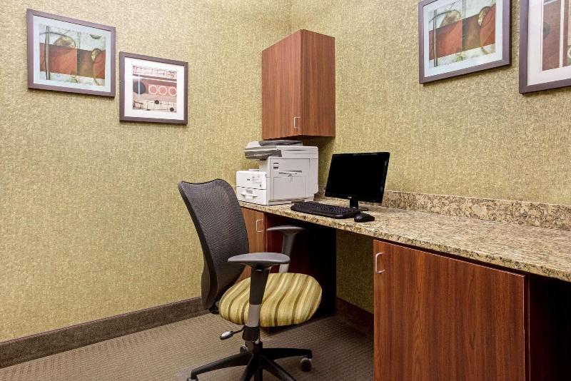 La Quinta Inn Suites By Wyndham Dickinson image