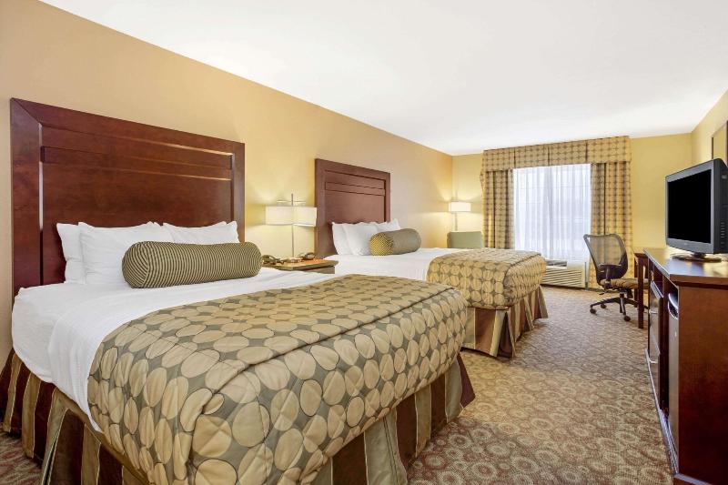 La Quinta Inn Suites By Wyndham Dickinson image