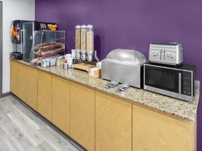 La Quinta Inn Suites By Wyndham Mansfield Oh