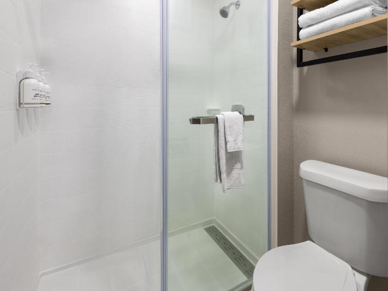 La Quinta Inn Suites By Wyndham Mansfield Oh image
