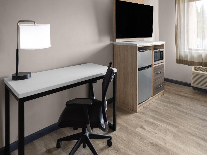 La Quinta Inn Suites By Wyndham Mansfield Oh image