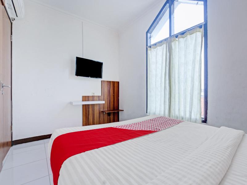 Hotel O Near Mall Ciputra 2 image