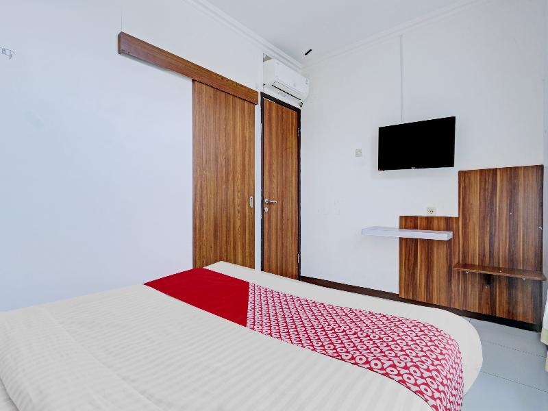 Hotel O Near Mall Ciputra 2 image