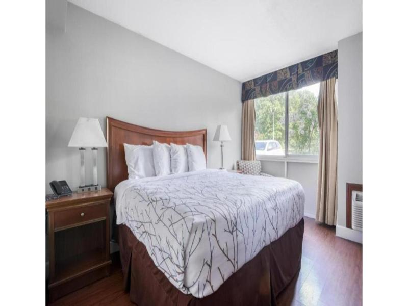 Gardentree Hotels Memphis East near I 40 image