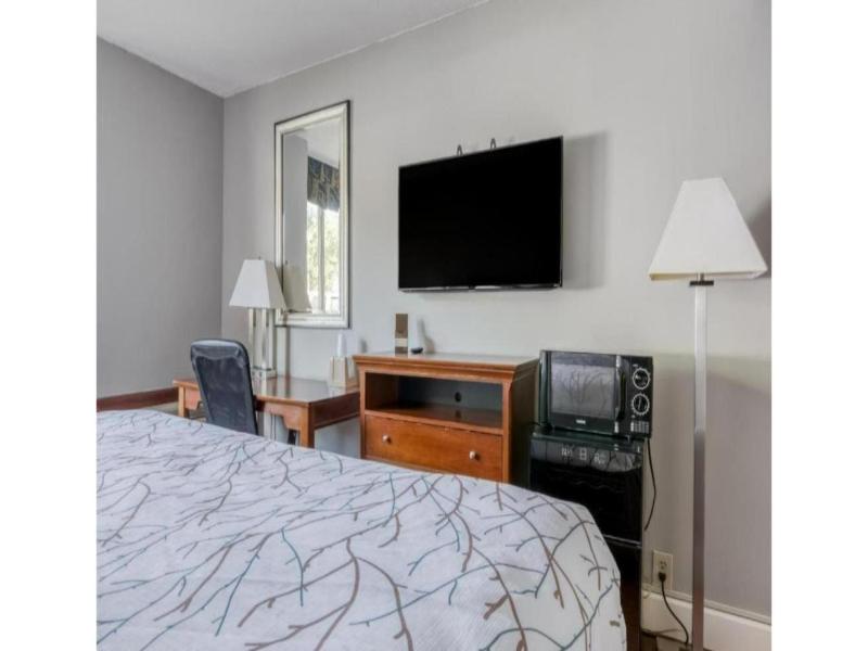 Gardentree Hotels Memphis East near I 40 image