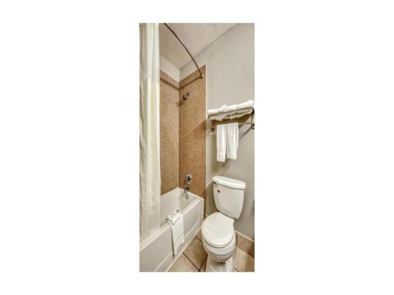 Gardentree Hotels Memphis East near I 40 image