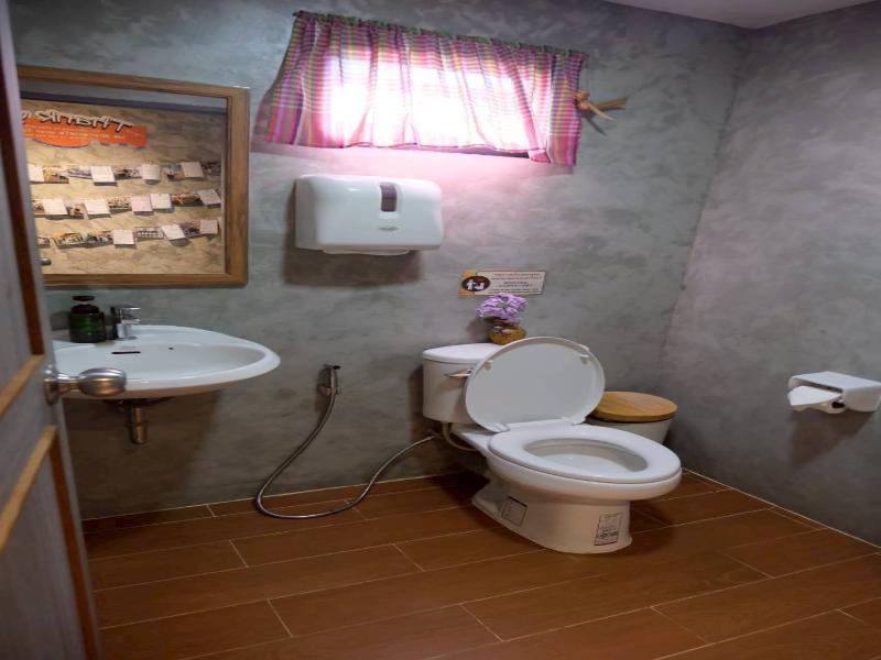 Boutique Poo-Yai Lee @BP Place image