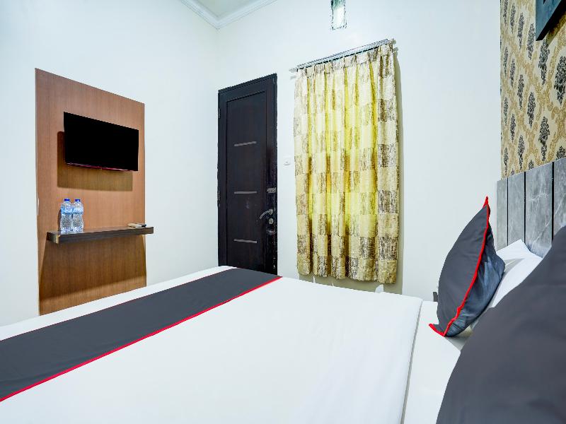 Hotel O Padang City Center Near Pantai Padang image
