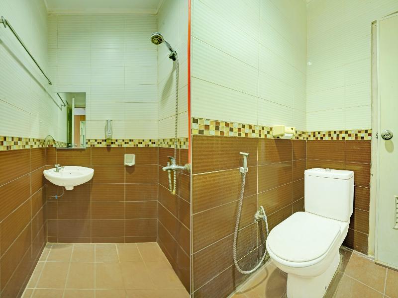 Hotel O Padang City Center Near Pantai Padang image