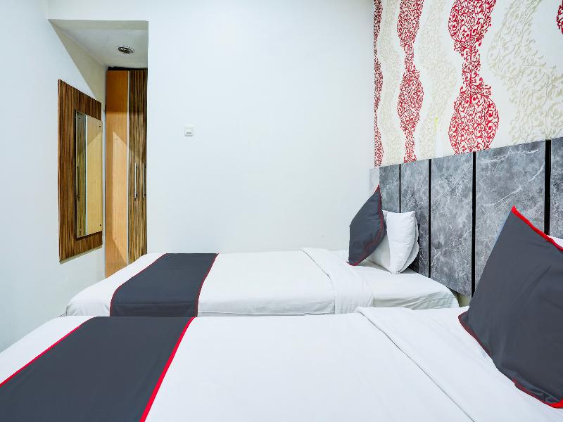 Hotel O Padang City Center Near Pantai Padang image