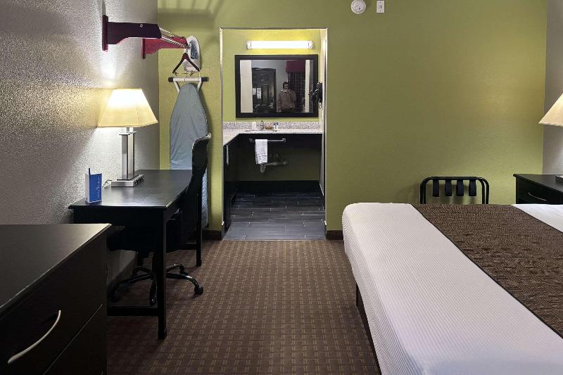 Rodeway Inn image