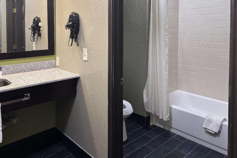 Rodeway Inn image 8