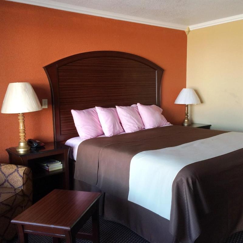 Americas Best Value Inn Schulenburg image