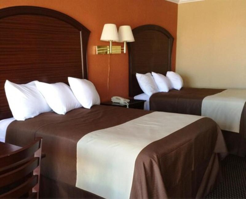 Americas Best Value Inn Schulenburg image