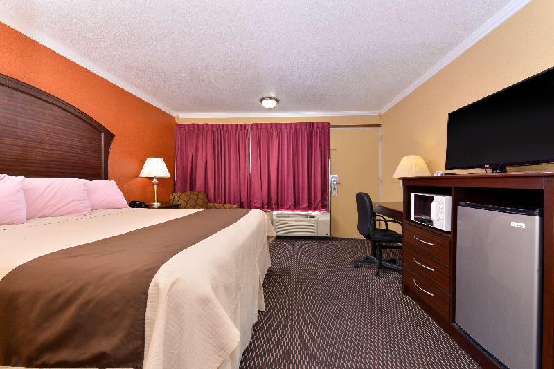 Americas Best Value Inn Schulenburg image