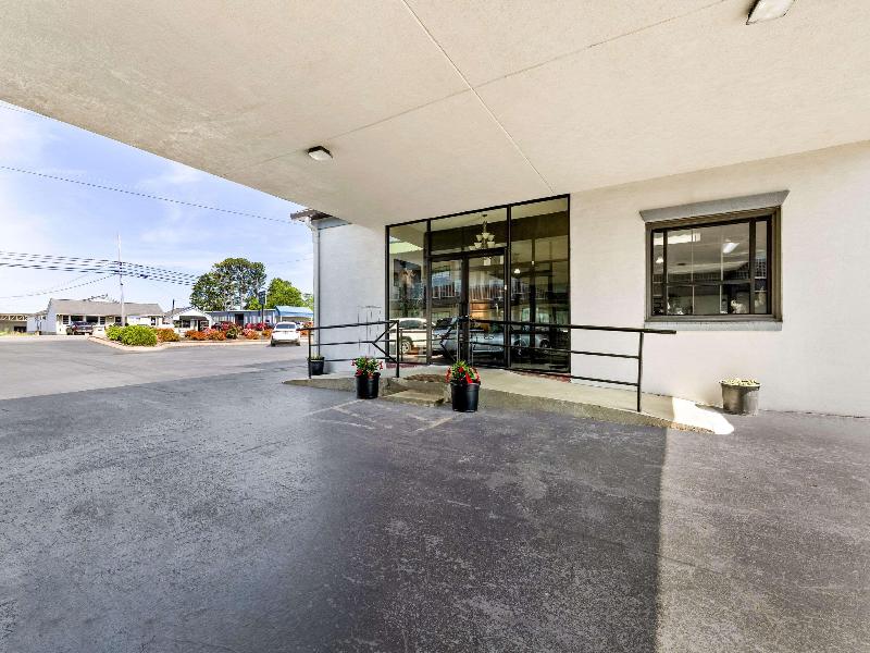 Quality Inn Lawrenceburg TN image