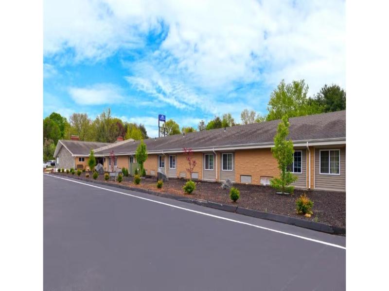Americas Best Value Inn Putnam image