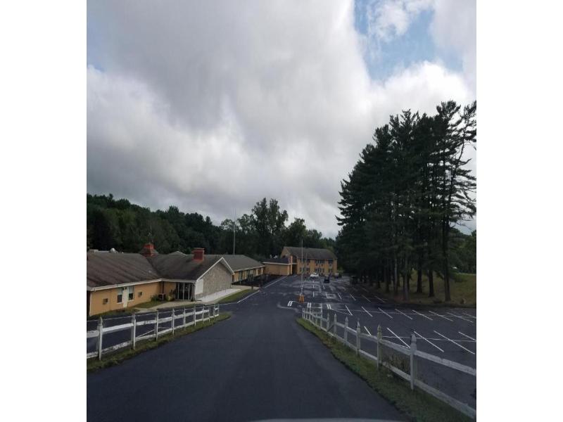 Americas Best Value Inn Putnam image