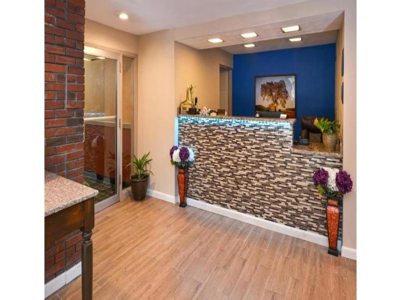 Americas Best Value Inn Putnam image