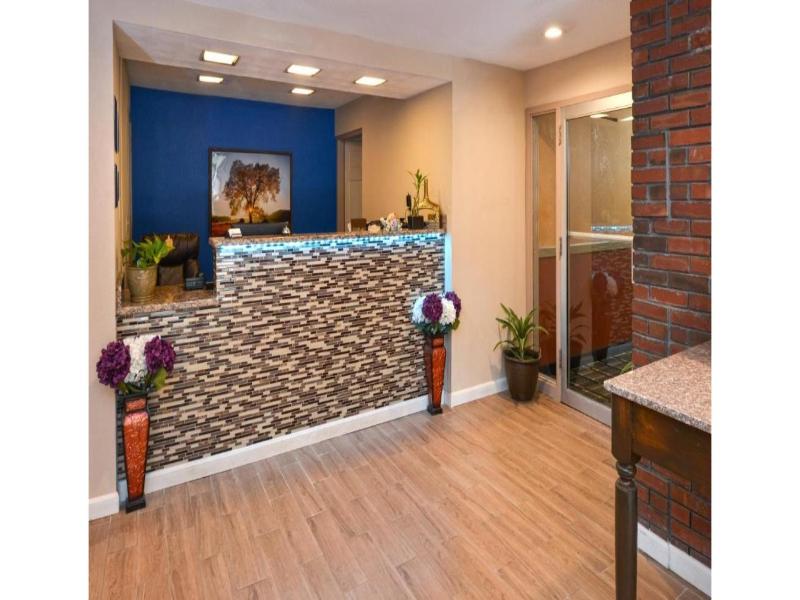 Americas Best Value Inn Putnam image