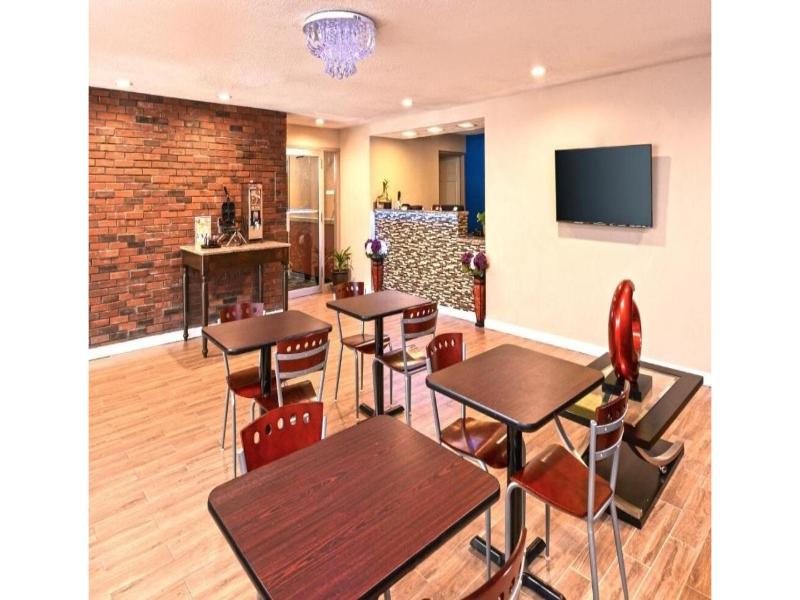 Americas Best Value Inn Putnam image