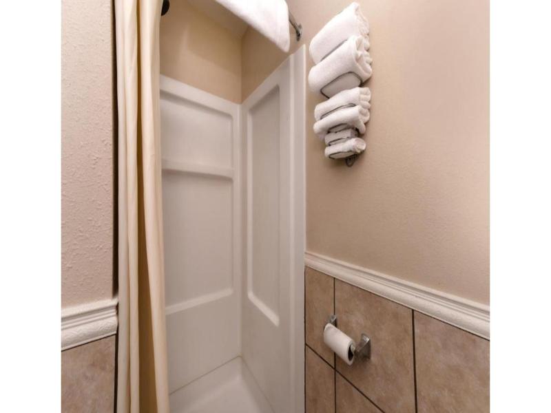 Americas Best Value Inn Putnam image