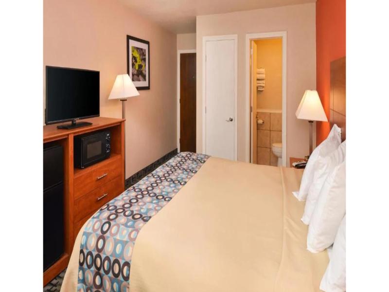 Americas Best Value Inn Putnam image