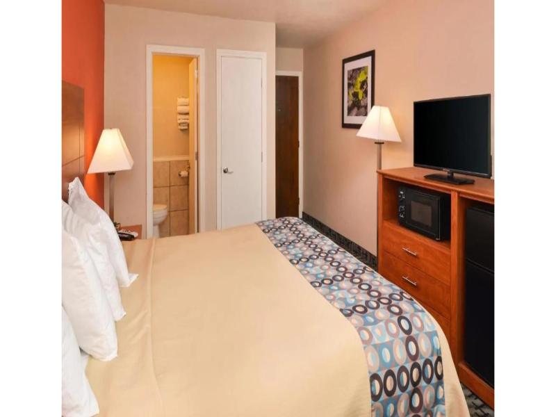Americas Best Value Inn Putnam image