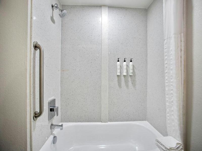 Best Western Plus Duluth/ Sugarloaf image