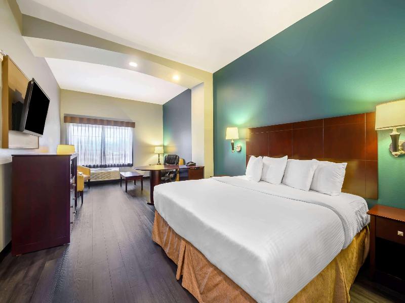 La Quinta Inn Suites Longview North image