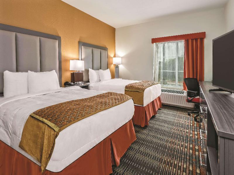 La Quinta Inn Suitessan Antonio By At T Center image