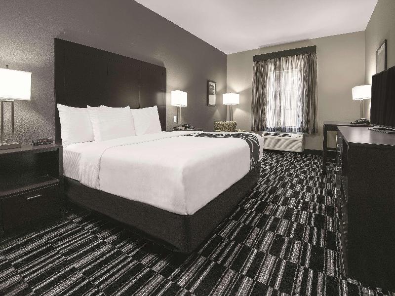 La Quinta Inn Suites Fort Worth West I 30 image