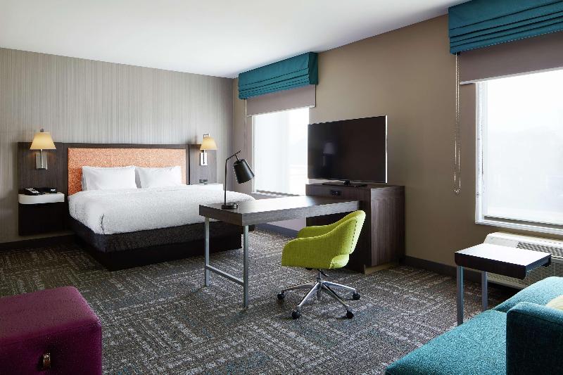 Hampton Inn & Suites Chicago Waukegan image